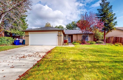 Quail Ridge House | Centrally Located - Grill & Dual-Sided Fireplace