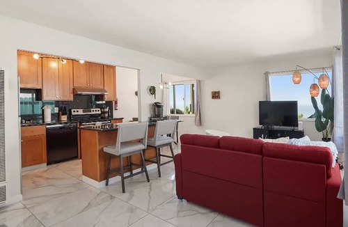 Pacifica Apartment | Charming 2BR Coastal Getaway in Pacifica Near Beach & SF