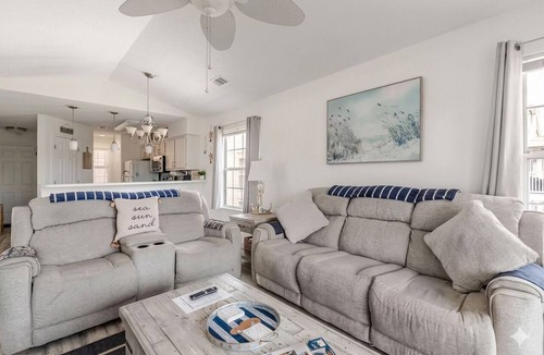 Carolina Forest Condo | Charming 2BR Condo w/Pools, Hot Tub & Waterway Views Near Myrtle Bch Attractions