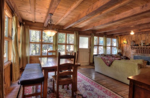 McKinney Estates House | Charming Cascade Chalet