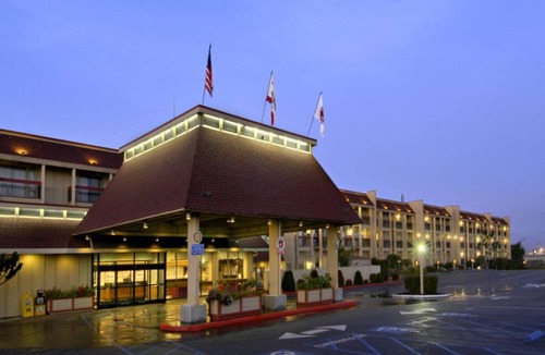 Downtown Hotel | Charming & Pet-Friendly Suite Close to Old Town Eureka’s Victorian Charm