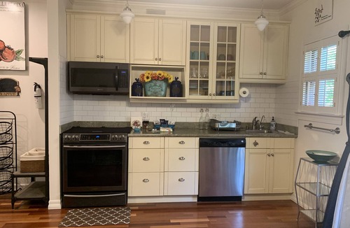 Napa Cottage | Charming Private Cottage in Napa Downtown