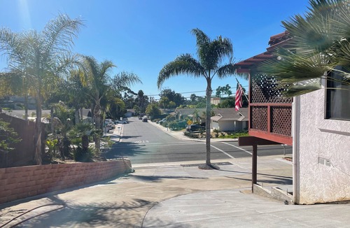 Loma Alta House | Charming Shared 1-bedroom with WiFi and AC in Oceanside Near Beach