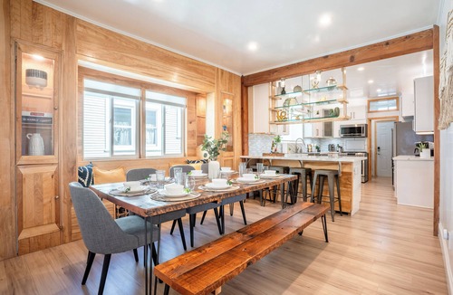 Piedmont Avenue House | Charming Temescal Getaway w/Patio, Kid-Friendly, Fast Wifi & Super Central