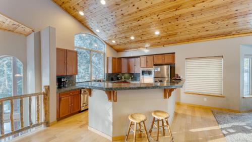 Country Club Estates House | Cherry Hills by AvantStay