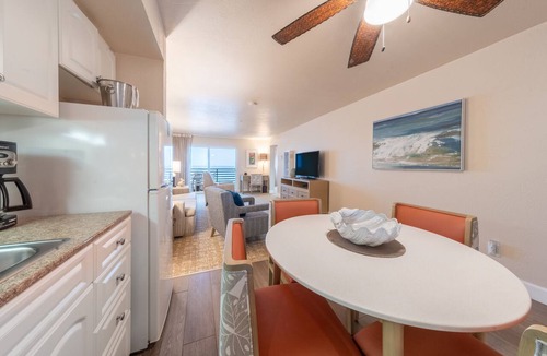 Townsite Hotel | Comfortable Coastal Stay With Easy Access to the Shore