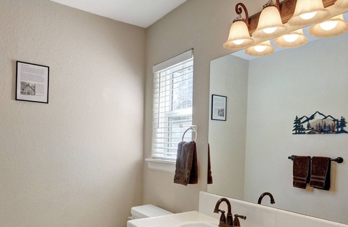 Wrightwood House | Comfy, Modern Mt. Home hosted by Lisa's Lodging
