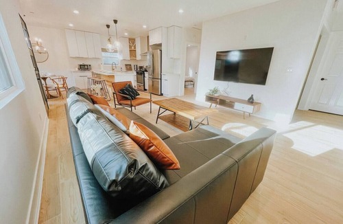 Altadena House | Cozy 3/2 Rose Bowl, Pasadena with AC and Parking