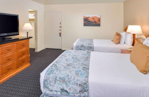 Solvang Hotel | Danish Experience! 4 Spacious Units, Outdoor Pool & Parking, See Succulent Cafe!