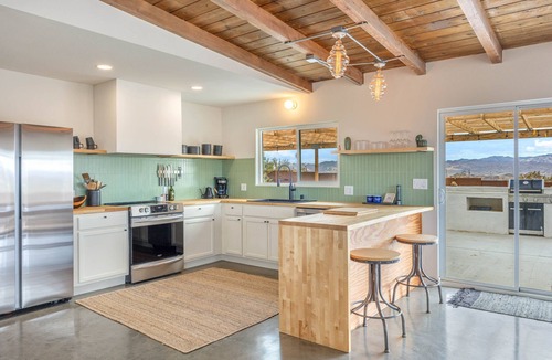 Joshua Tree House | Desert Hearts Ranch - BBQ, Quiet and Dark Skies in Joshua Tree!