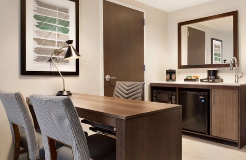 Downtown Wilmington Hotel | Embassy Suites by Hilton Wilmington Riverfront