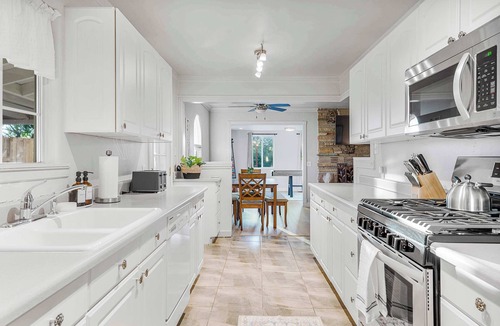 Paso Robles House | Game room & Fire Pit, Short Walk to Downtown!