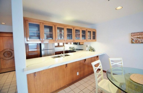Avalon Condo | Hamilton Cove Oceanfront view 2bd with golf cart