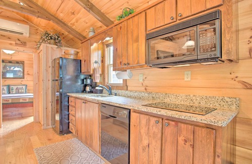 Mill Spring Cabin | Hike, Sip & Unwind! Mill Spring Cabin Near Winery