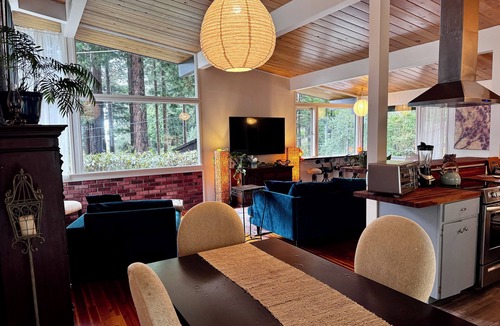 Jacoby Creek House | Humboldt Haven: Gorgeous Home for 13 w Gardens, Firepits, Forest & Bay Views