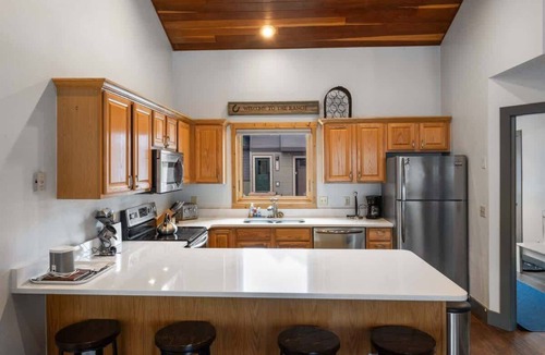 Big Horn Condo | Incredible Ski-Access: 3 Bed Chalet with HotTub