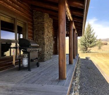 Shining Mountains House | Intimate Off-Grid Cabin with Fire Pit and Mountain Views in Montana