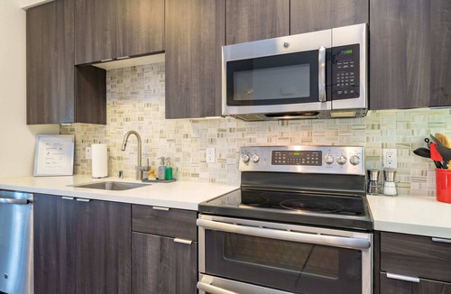 Anaheim Resort Apartment | Kasa | Light & Airy 1BD + Free Wifi | Anaheim