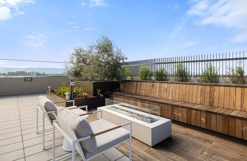 Santa Clara Apartment | Kasa | Light & Airy Room, Near SJC Airport | Santa Clara
