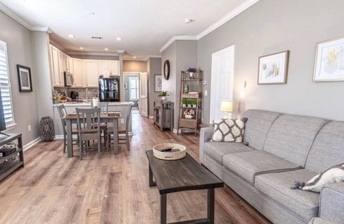 Red Hill Apartment | Legends Golf & Beach Getaway! A spacious 3-bedroom apartment.