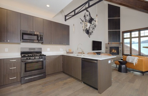 Big Sky Villa | Lone Peak Views - Minutes to Big Sky Resort!