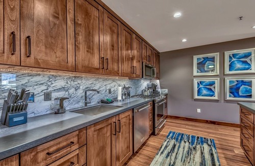 South Lake Tahoe Condo | Luxury 3Br Residence steps from Heavenly Village & Gondola by RedAwning