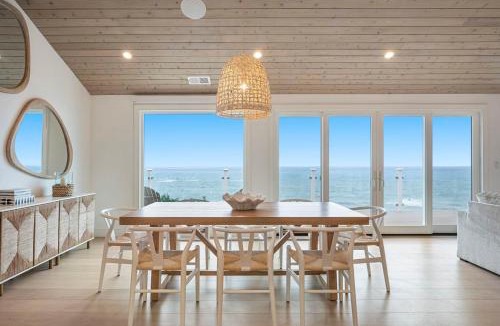 Moss Beach House | Luxury Oceanfront Retreat w Hot Tub Fire Table & Pacific Views near SF