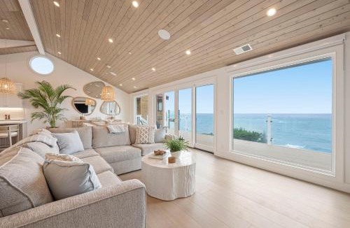 Moss Beach House | Luxury Oceanfront Retreat w Hot Tub Fire Table & Pacific Views near SF
