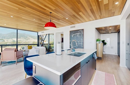 Fort Bragg House | Modern oceanfront container home with electric fireplace & wifi - walk to beach