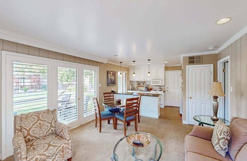 Napa Condo | Napa 2BR Silverado condo — two king suites, fireplace & pool