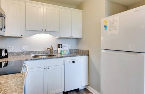 North Forest Beach Apartment | Oceanfront Breakers 137 Condo w/Sunrise Views!