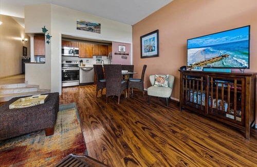 Honokowai Condo | Oceanfront ground floor haven with tropical charm