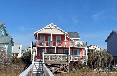 Holden Beach House | Oceanfront retreat in Holden Beach, 5BR/5BA, sleeps 16, perfect for family fun!