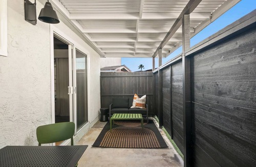 North Pacific Beach Apartment | Pacific Beach Studio Short Walk to Ocean