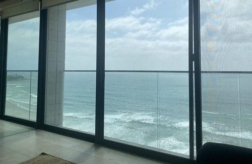 North Pacific Beach Condo | Pacific Penthouse!!! Right on the Beach !!