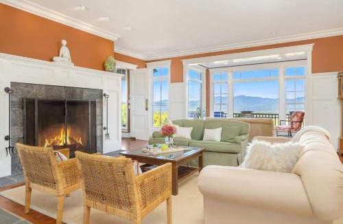 Stowe Hollow House | Panorama