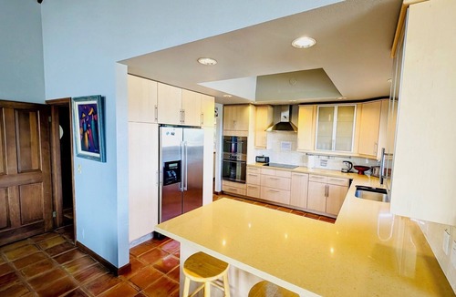 Emerald Hills House | Peaceful 4BR/3Bath Retreat Overlooking Silicon Valley & Stanford