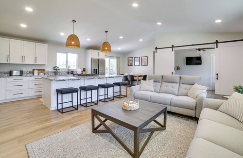 Seaside Cottage | Pet-friendly Monterey Home 2 Mi to Beach