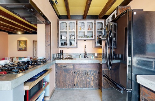Joshua Tree Cabin | Pet-Friendly, Spacious & Centrally Located
