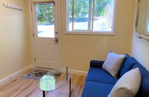 Bayside Acres Apartment | Pristine Studio—Walk to SF Bay & State Park! With A/C!