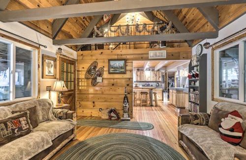 Tahoe Paradise House | Private Hot Tub Quintessential Tahoe Cabin