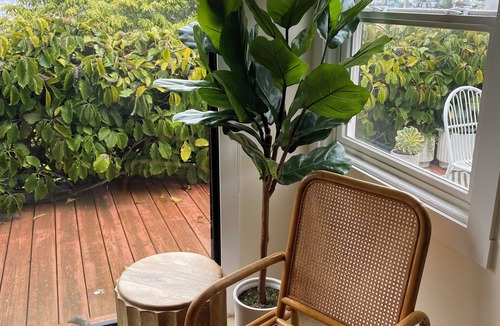 Glen Park Cottage | Private oasis with gorgeous city views, large deck.