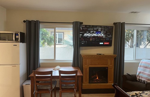 East Side Capistrano House | Private studio less than a mile from the beach, with Full Kitchen and Bathroom