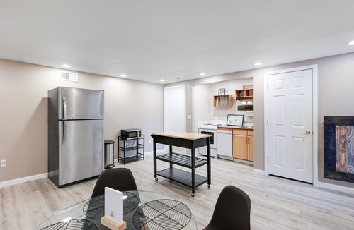 Sunset Apartment | Redbud Respite : Peaceful & Central
