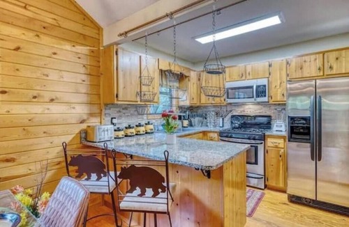 My Mountain Cabin | Rolling Hills Hideaway: Secluded 4 bedroom cabin with beautiful porch