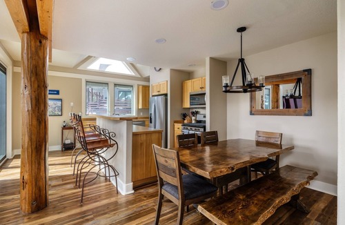 Saddle Ridge House | Saddle Ridge Townhome with Ski-in/Ski out access! Hot tub!