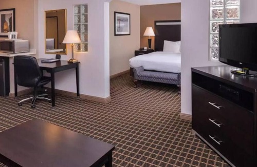 South San Francisco House | San Francisco Getaway! Free Parking, Free Breakfast, Near Shops at Tanforan