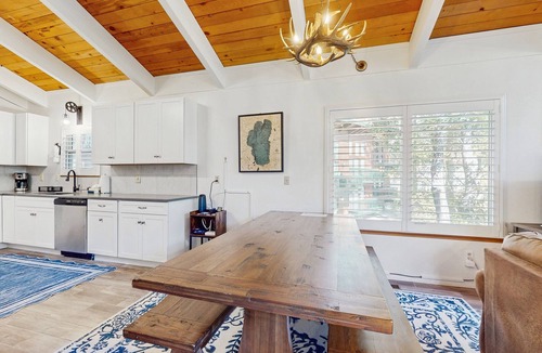 South Lake Tahoe House | Ski-in/ski-out mountain view home with hot tub - hiking & activities nearby