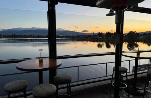 Sparks Apartment | Sparks 2BR Waterfront · Spring Getaway & Rooftop
