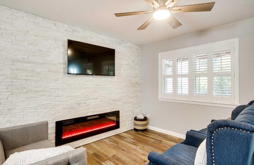 Rosewood House | Step-Free Home w/Fire Pit - 3 Miles to USC!